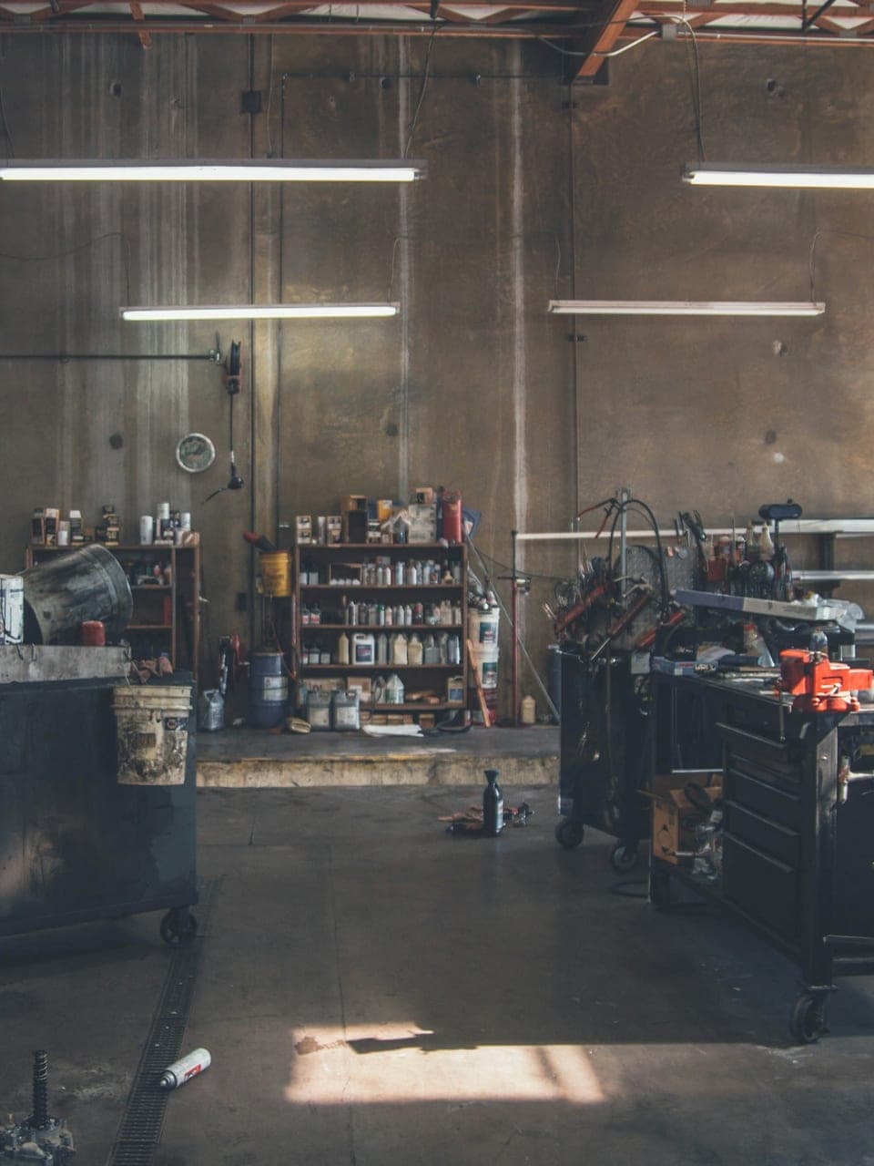 Alignment rack and diagnostic equipment in a service bay